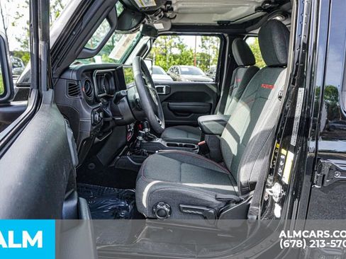 Used 2025 Jeep Wrangler Unlimited Rubicon AWD/4WD image 19