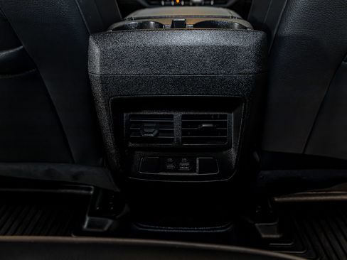 Used 2025 GMC Canyon Denali AWD/4WD image 24