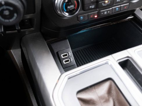 Used 2019 Ford F150 Limited image 5