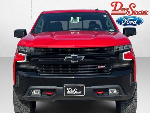 Used 2021 Chevrolet Silverado 1500 LT Trail Boss w/ Convenience Package II AWD/4WD image 2