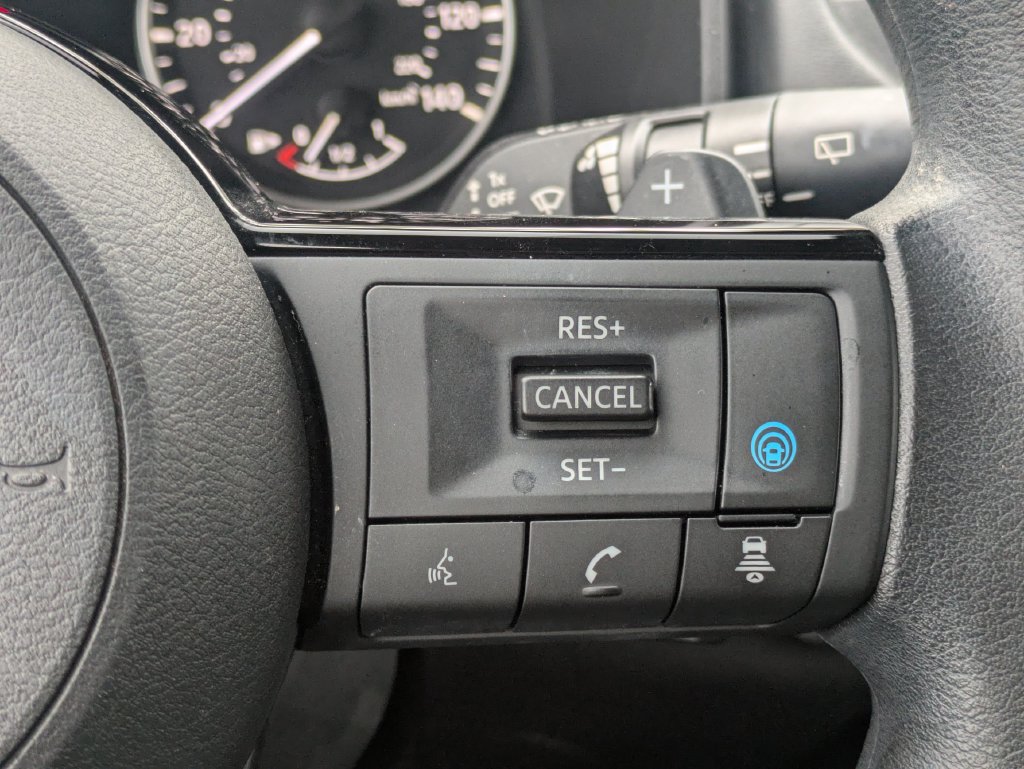 Used 2023 Nissan Rogue SV FWD image 23