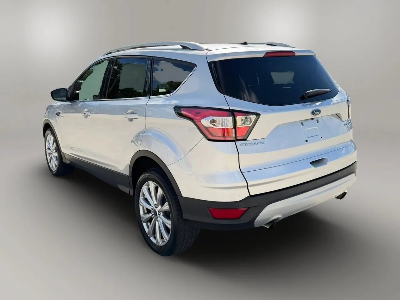 Used 2017 Ford Escape Titanium AWD/4WD image 5