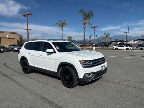 Used 2019 Volkswagen Atlas SEL image 2