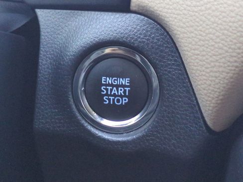 Used 2021 Toyota RAV4 Limited image 27