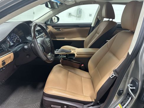 Used 2017 Lexus ES 350 w/ Navigation System Package image 16