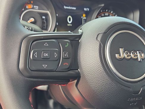 Used 2024 Jeep Wrangler Unlimited Rubicon AWD/4WD image 28
