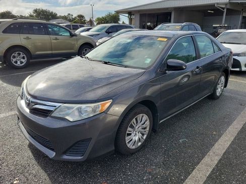 Used 2012 Toyota Camry LE image 8