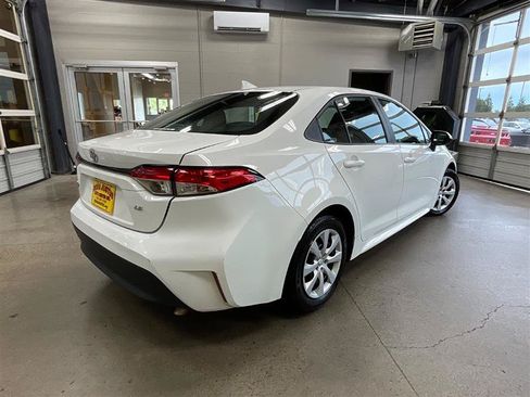 Used 2024 Toyota Corolla LE FWD image 5