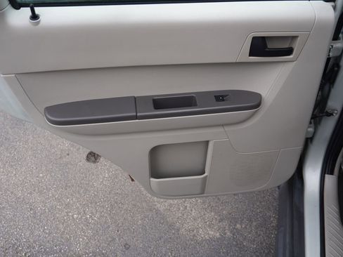 Used 2008 Ford Escape XLS image 23