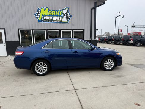 Used 2010 Toyota Camry image 7