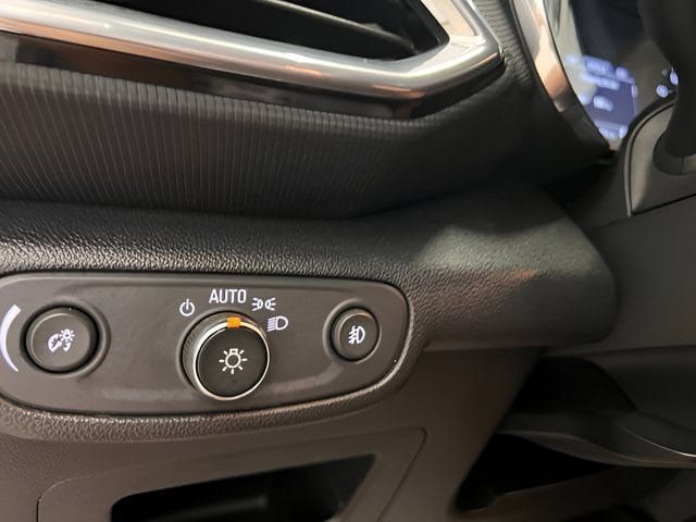 Used 2023 Chevrolet TrailBlazer LT w/ Convenience Package AWD/4WD image 17