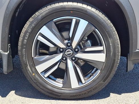 Certified 2023 Nissan Rogue Platinum w/ Platinum Premium Package AWD/4WD image 8