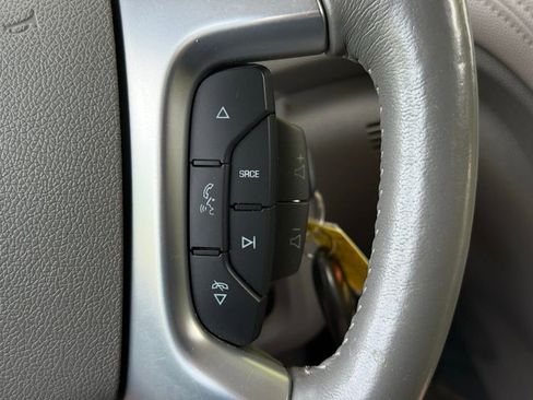 Used 2015 Chevrolet Traverse LTZ FWD image 16