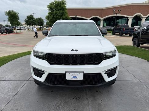 Used 2024 Jeep Grand Cherokee Limited w/ Luxury Tech Group II image 2