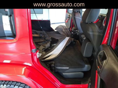 Used 2014 Jeep Wrangler Unlimited Sahara w/ Connectivity Group image 28