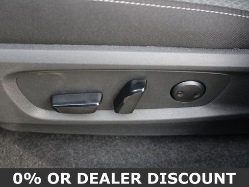 New 2025 Nissan Pathfinder SV image 7