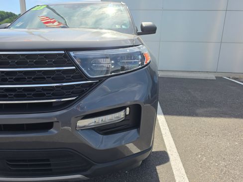 Used 2023 Ford Explorer XLT w/ Equipment Group 202A AWD/4WD image 9