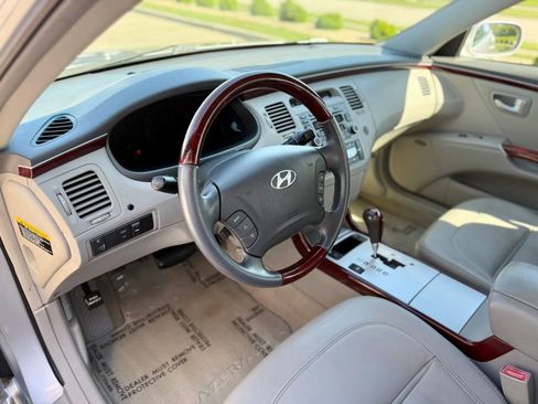 Used 2006 Hyundai Azera Limited FWD image 11