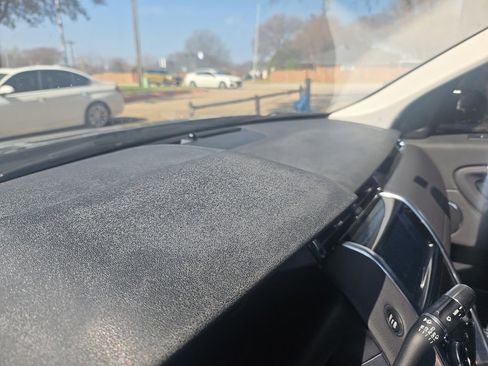 Used 2020 Land Rover Discovery Sport S image 14