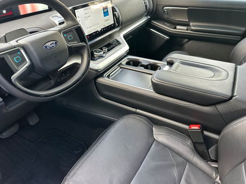 Certified 2025 Ford Expedition Max Platinum AWD/4WD image 11