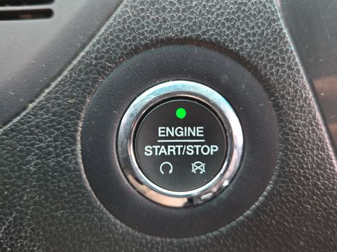 Used 2017 Ford Explorer XLT w/ Equipment Group 202A image 30