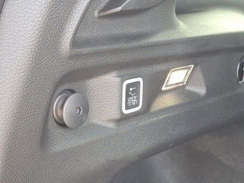 New 2025 Jeep Grand Cherokee L Altitude image 30