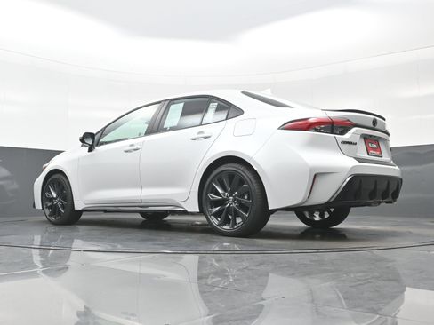 Used 2026 Toyota Corolla XSE FWD image 32