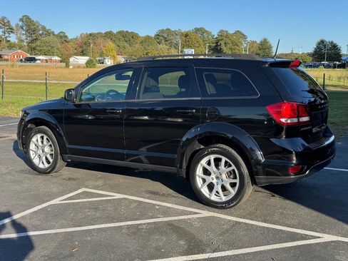 Used 2018 Dodge Journey SXT image 6