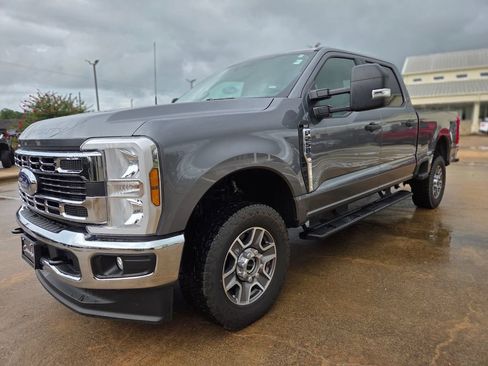 Certified 2025 Ford F250 XLT AWD/4WD image 1