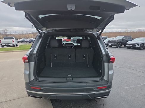 Certified 2025 Buick Enclave Preferred FWD image 31