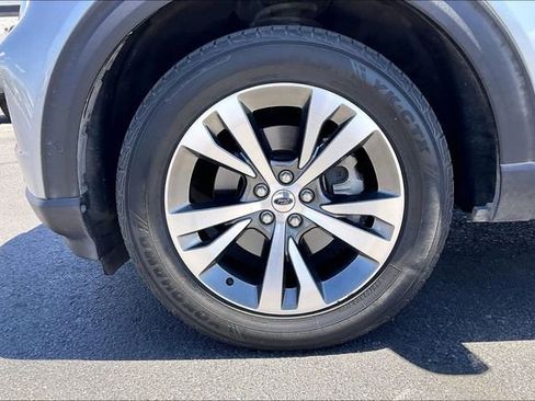 Used 2020 Ford Explorer Platinum w/ Premium Technology Package AWD/4WD image 8