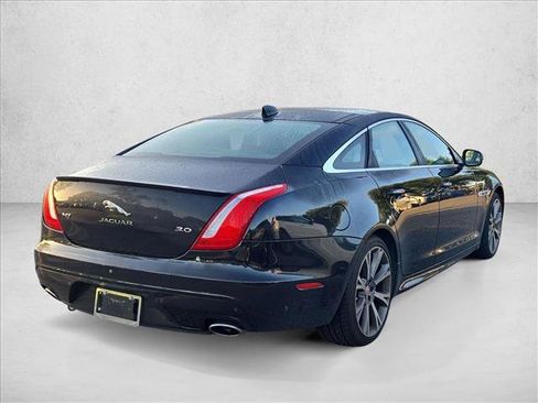 Used 2019 Jaguar XJ R-Sport RWD image 5