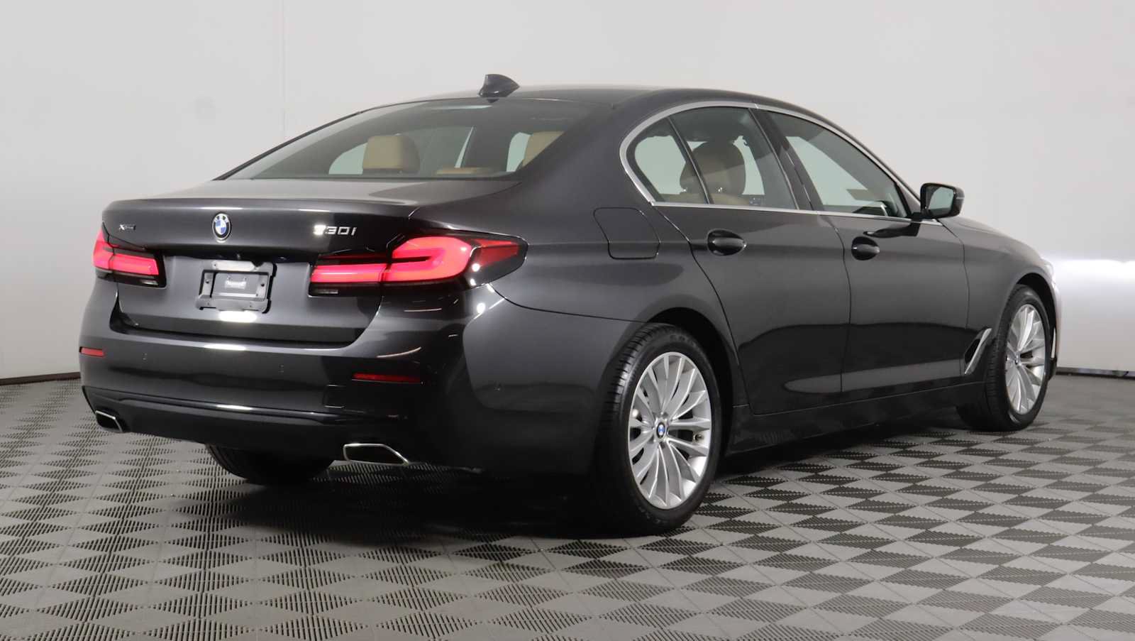 Used 2023 BMW 530i xDrive w/ Premium Package AWD/4WD image 6