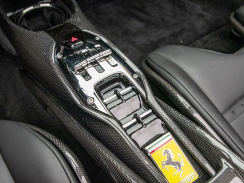Used 2022 Ferrari SF90 Spider AWD/4WD image 33