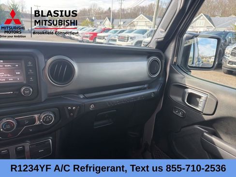 Used 2020 Jeep Wrangler Sport AWD/4WD image 24