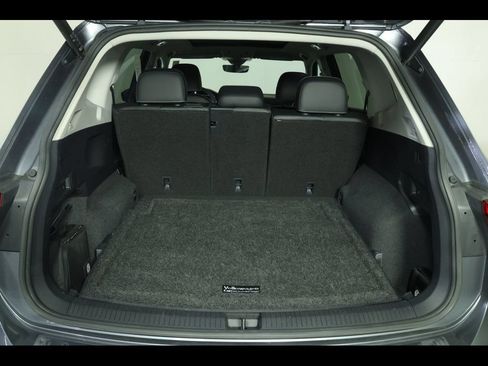 Used 2022 Volkswagen Tiguan SE AWD/4WD image 13