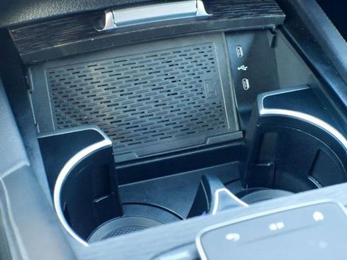 Used 2025 Mercedes-Benz GLE 350 4MATIC w/ 3rd Row Seat Package image 32