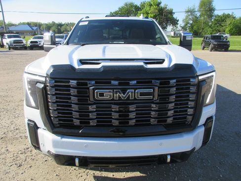 New 2026 GMC Sierra 3500 Denali Ultimate AWD/4WD image 11