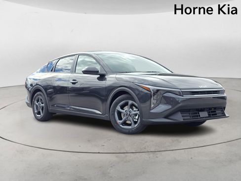 New 2026 Kia K4 LXS FWD image 2