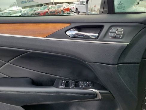 Used 2019 Lincoln MKC Select w/ Select Plus Package image 18