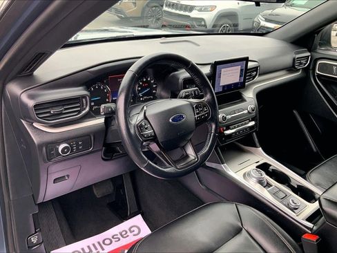 Used 2020 Ford Explorer XLT w/ Equipment Group 202A image 13