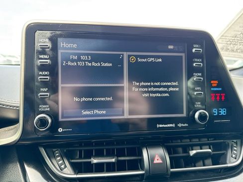 Used 2019 Toyota C-HR XLE FWD image 14