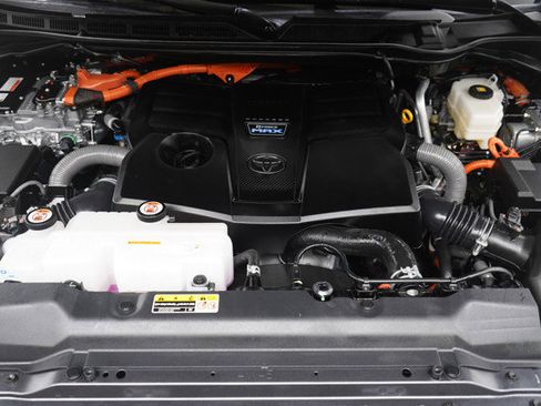 Used 2025 Toyota Sequoia 4WD image 38