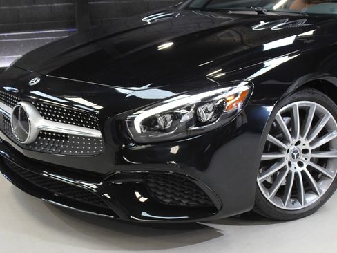 Used 2017 Mercedes-Benz SL 550 image 7