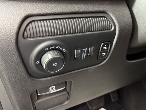 Used 2024 Jeep Wagoneer Series II w/ Flexible Seating Group RWD image 30