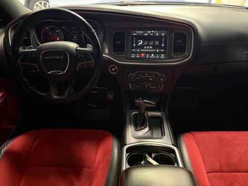 Used 2019 Dodge Charger Scat Pack w/ Technology Group RWD image 30