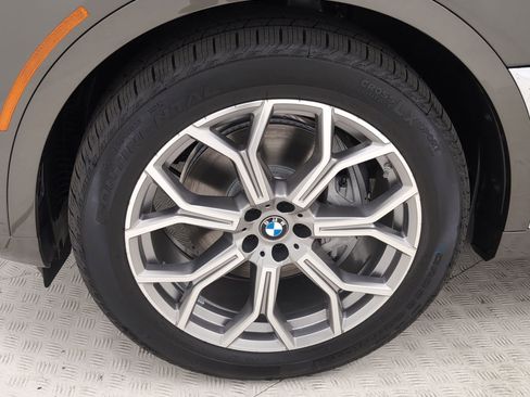 Used 2026 BMW X7 xDrive40i AWD/4WD image 11