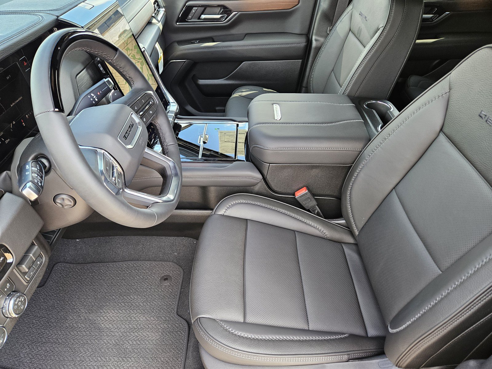 New 2027 GMC Yukon Denali w/ Denali Reserve Package AWD/4WD image 9