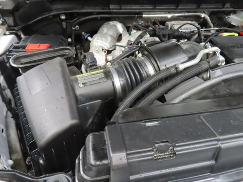 Used 2023 GMC Sierra 2500 SLE w/ SLE Value Package; image 28