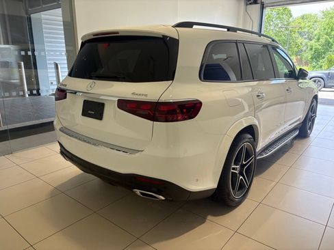 Used 2024 Mercedes-Benz GLS 450 4MATIC image 6
